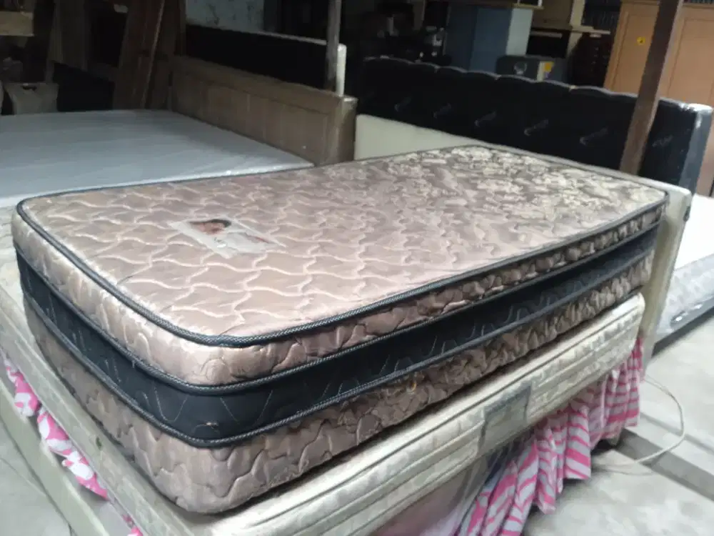 DIJUAL SPRINGBED 3 KAKI / 90X200, MATRAS SAJA, MERK ANGEL, BEKAS 80%
