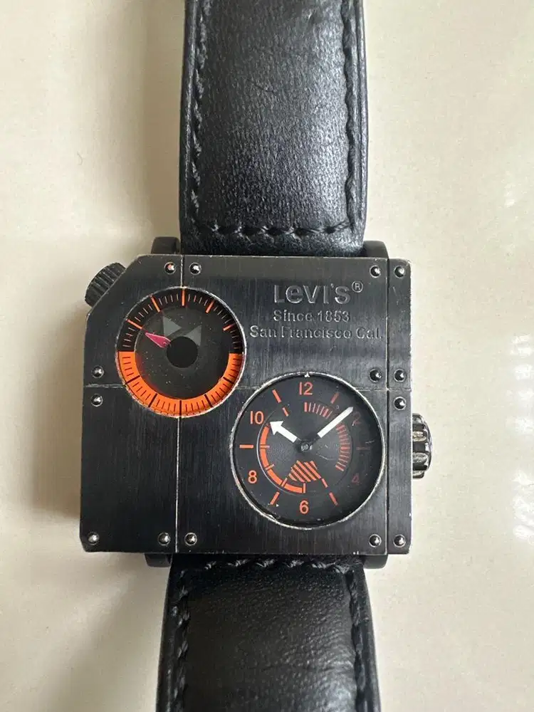 Jam Tangan Levi's
