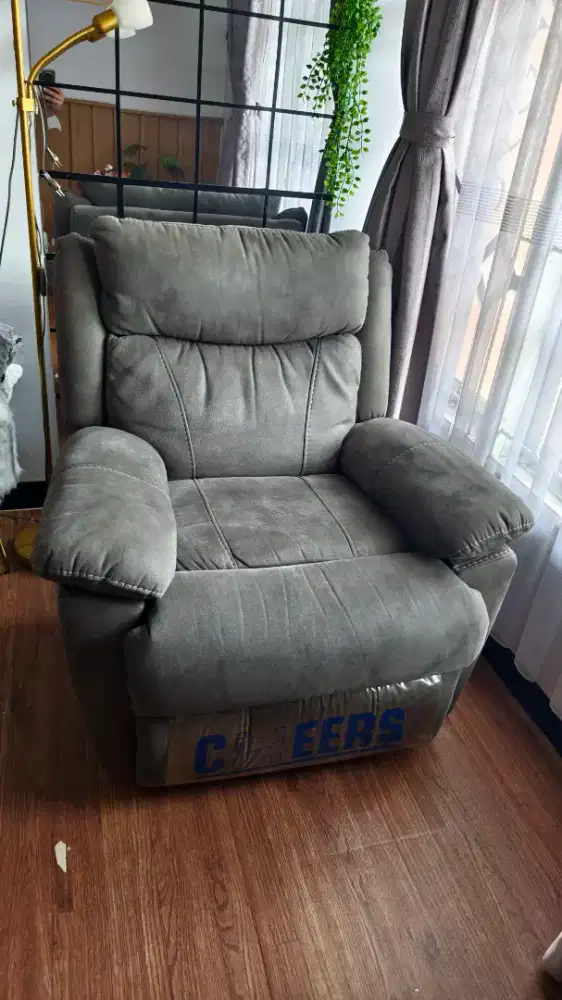 Sofa goyang INFORMA masih baru