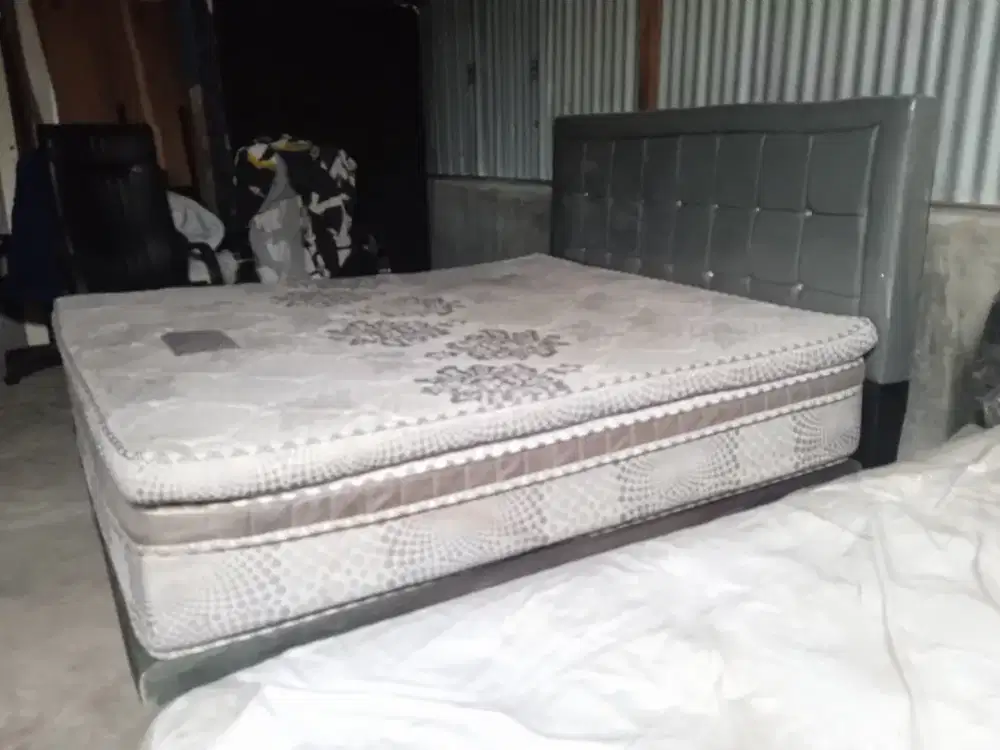 DIJUAL SET SPRINGBED 6 KAKI 180X200 KERAS MERK OCEAN TENDERLY BKAS 80%