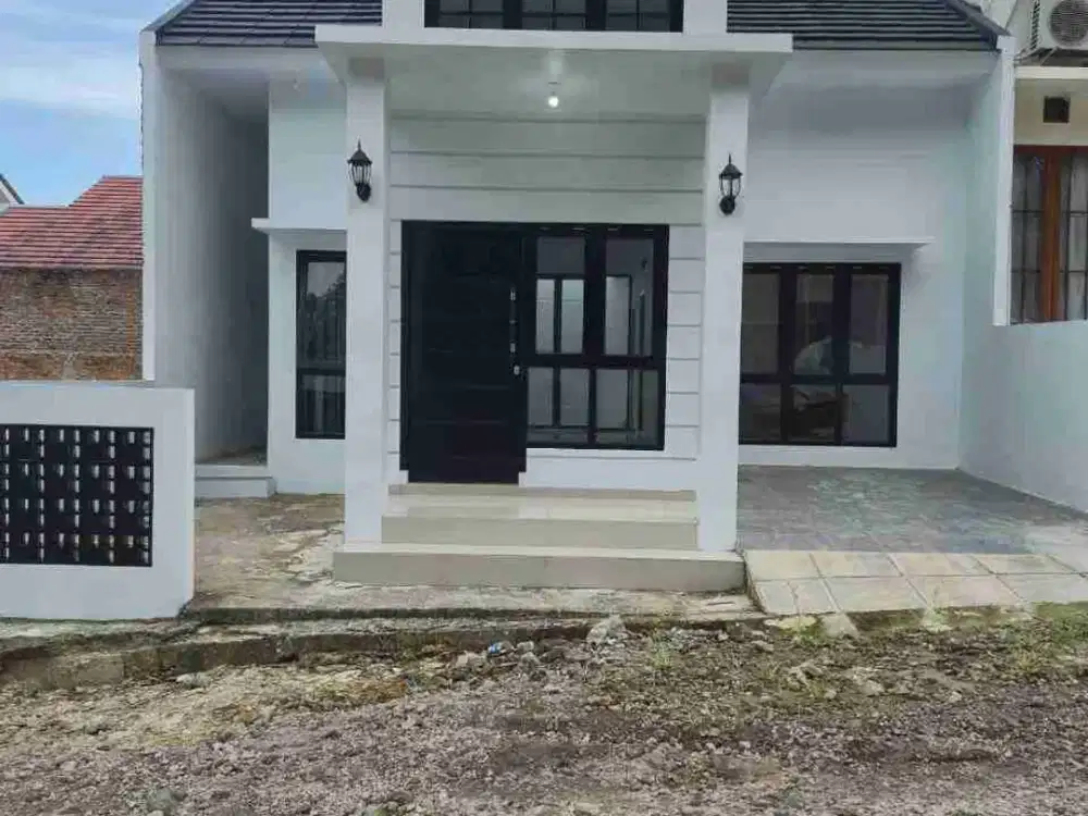 HUNIAN MEWAH ONE GATE SISTEM SUASANA AMAN NYAMAN SEJUK DAN ASRI JAUH DARI KEBISINGAN KENDARAAN