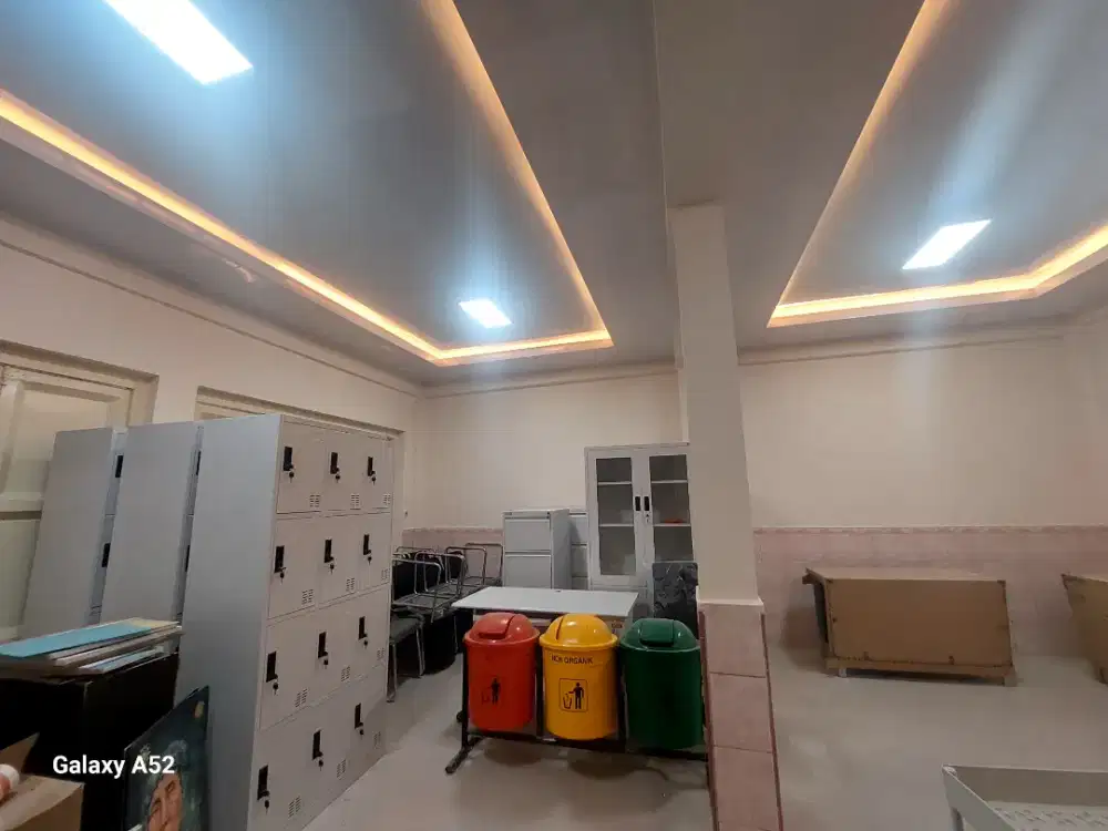 Menerima panggilan tukang bangunan