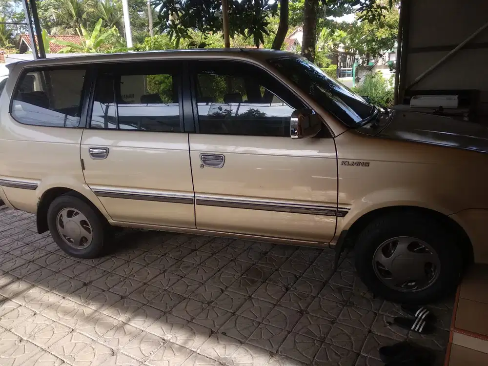 Toyota Kijang 2001 Bensin