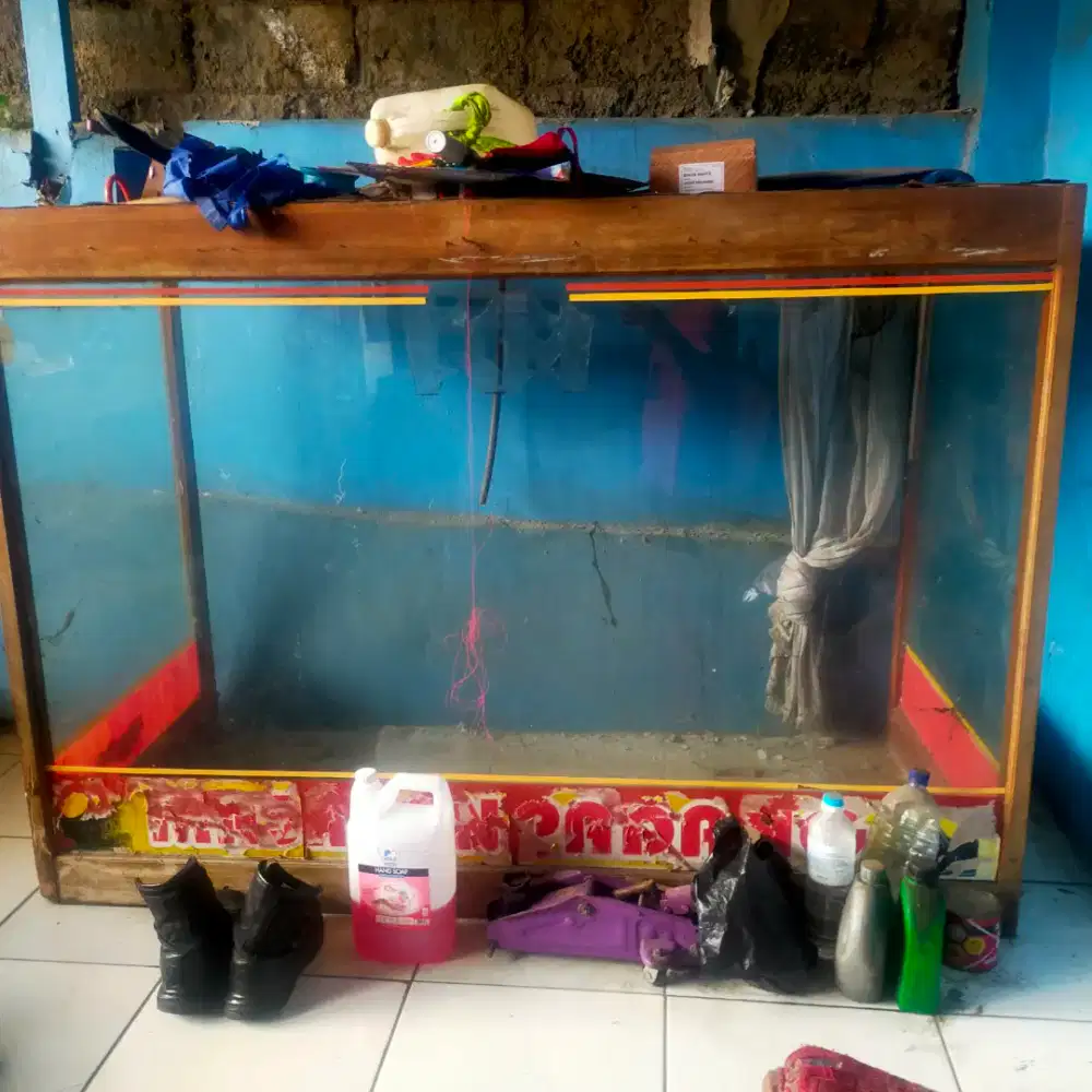 Gratis etalase nasi padang