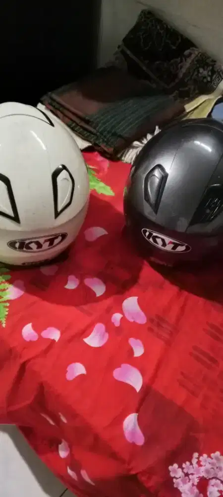 Di jual helm KYT