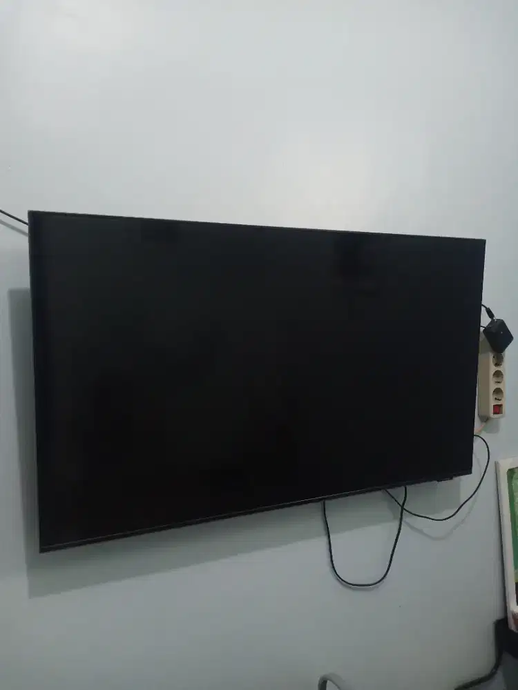 TV SAMSUNG BU8000 Bekas