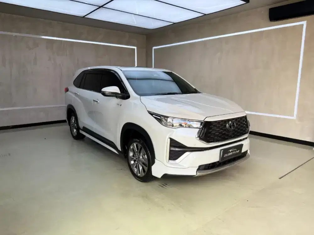 TOYOTA INNOVA ZENIX 2.0L Q HYBIRD MODELISTA AT 2023 WHITE PEARL