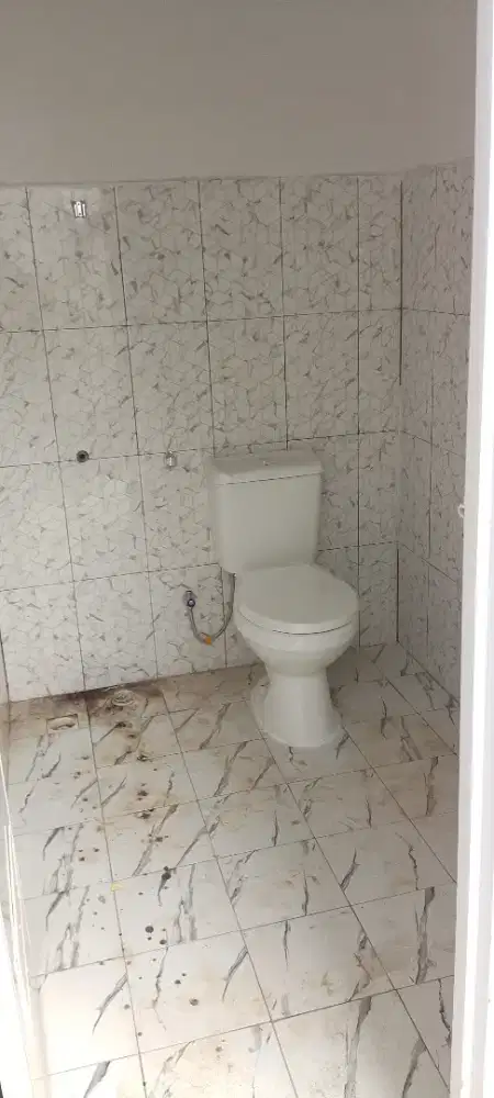 Closet duduk type 36/60 di cibubur