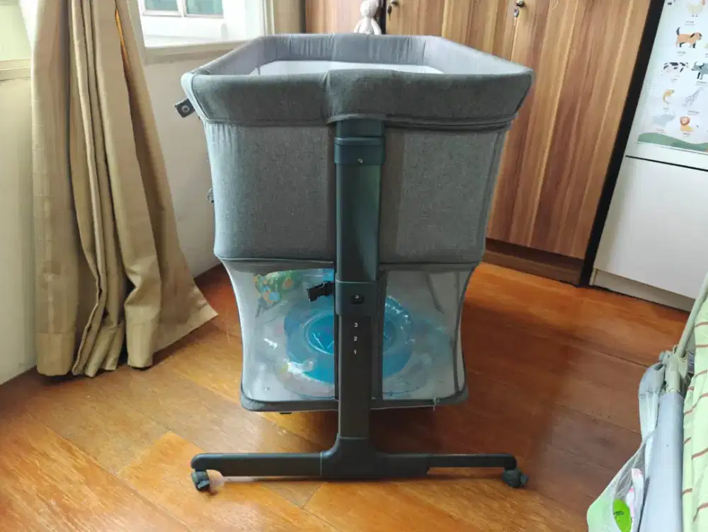 Box tempat tidur bayi