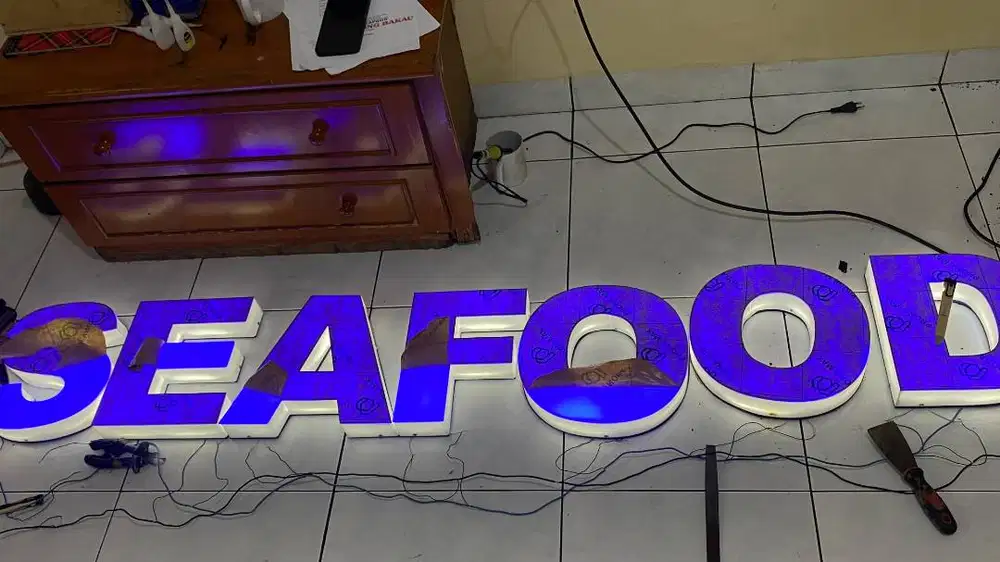 HURUF TIMBUL AKRILIK LAMPU