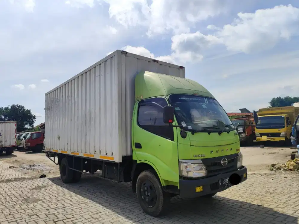 Hino Dutro 130HDL 6 Roda Box Long Chasis Tahun 2021