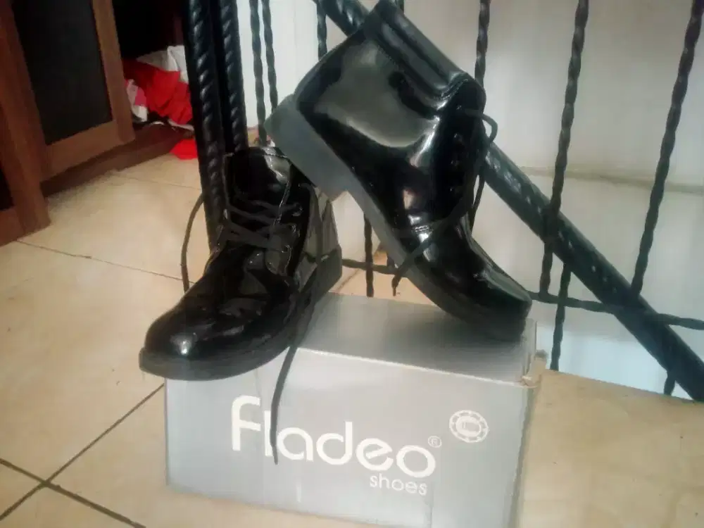 SEPATU FLADEO ukuran 41 besar
