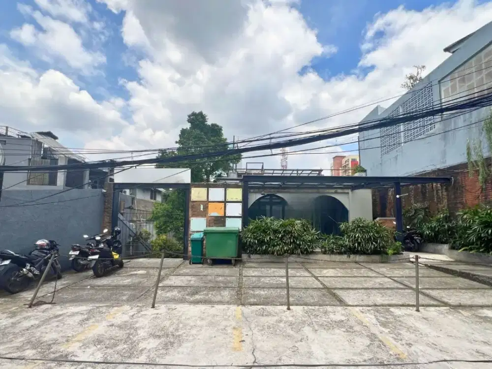 Tempat Usaha Di Jual / Disewakan Daerah Strategis Dekat Perkantoran , Sekolahan, Kos2an & Perumahan Area Kebayoran Baru - Jaksel