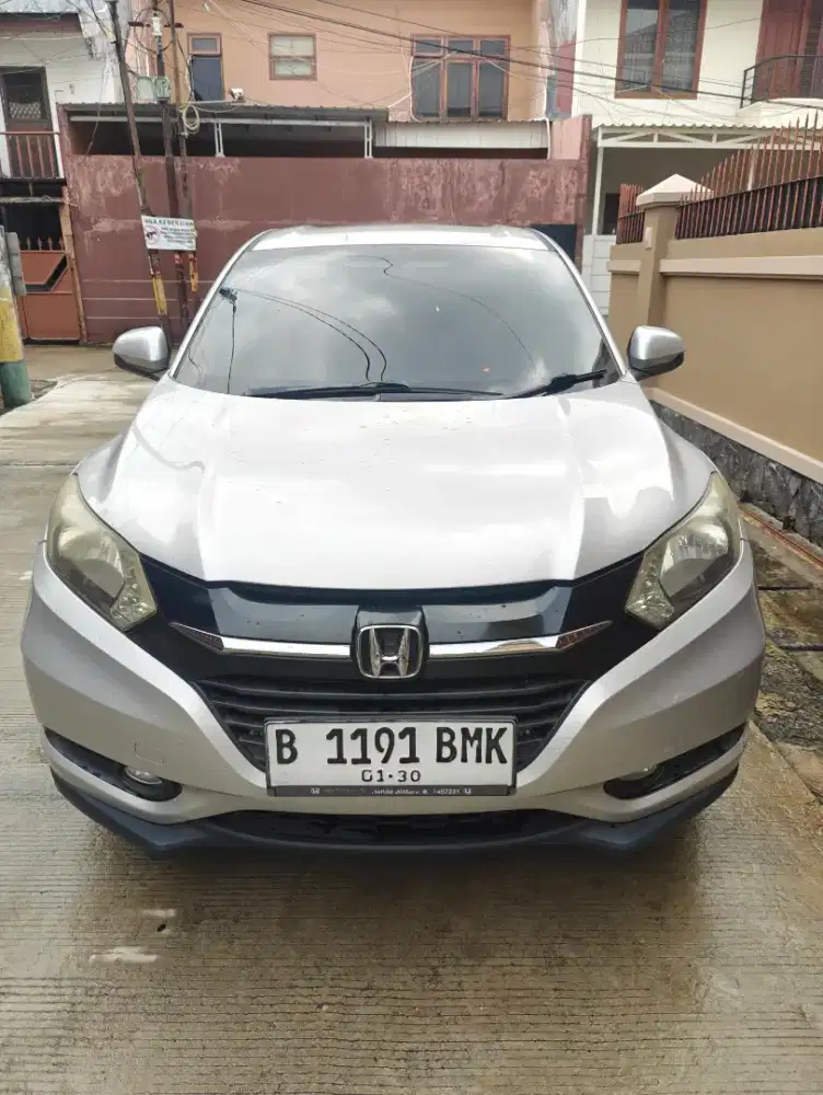 Honda HRV E 1.5 Tahun 2015 Silver CASH ONLY