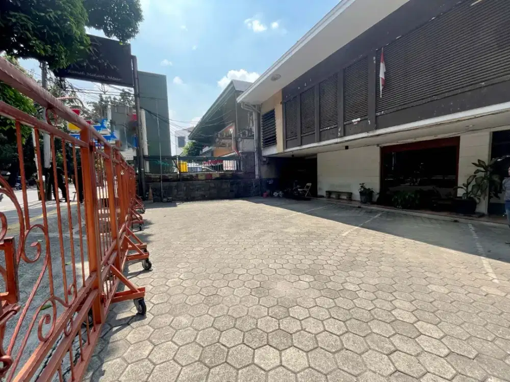 Disewakan Ruko Strategis Pinggir Jalan Area blokm  Kebayoran Baru