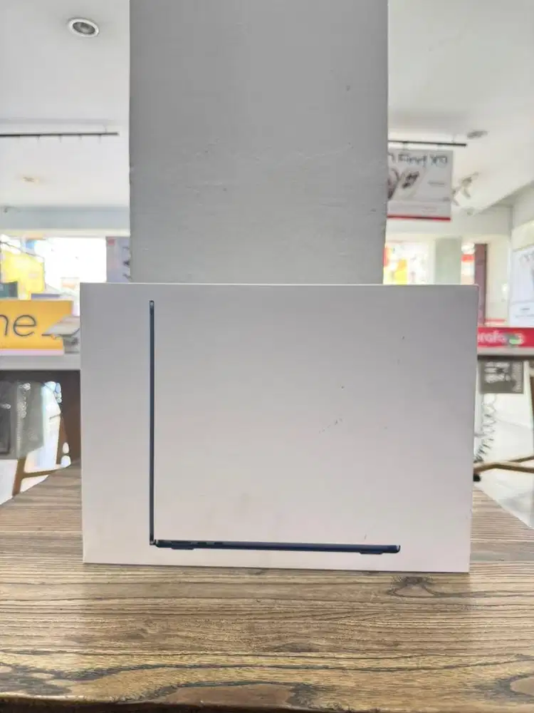 Apple Macbook Air (13,6 inci M4 2025)