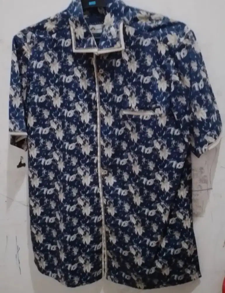 KEMEJA THE GENTLEMEN CLUB