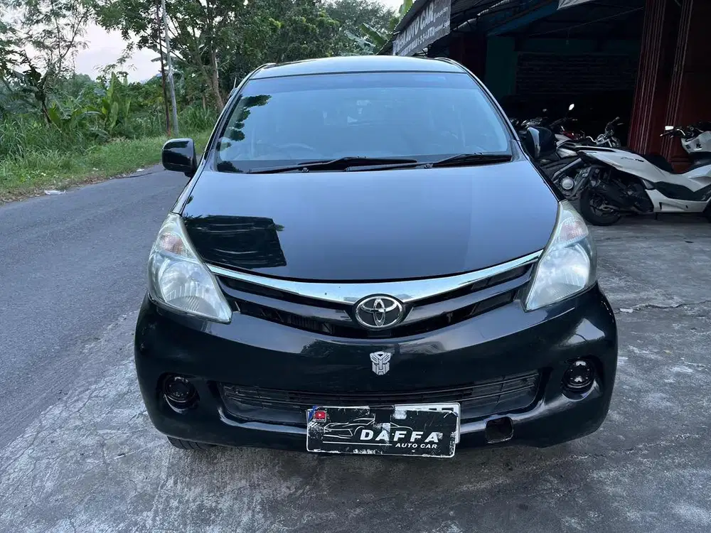 Dp 5jt. TOYOTA AVANZA E 2015 Matic Hitam