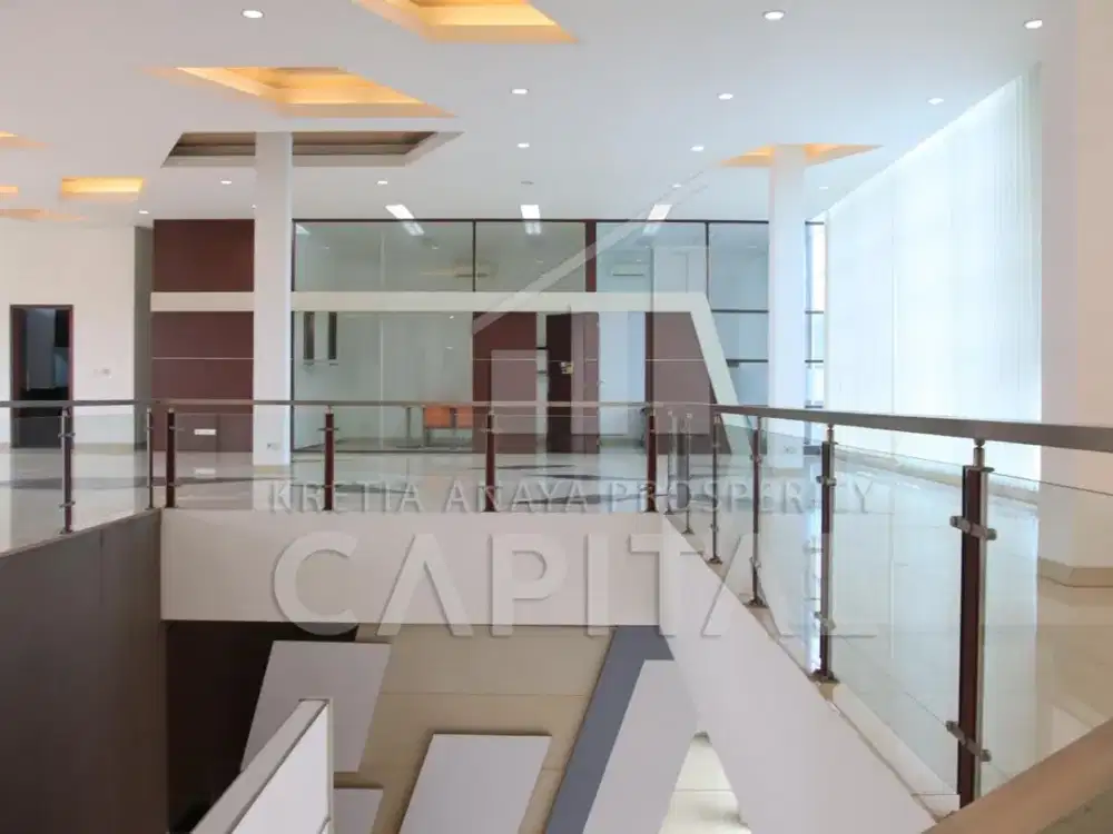 KANTOR RAPI DAN TERAWAT SIAP HUNI DENGAN DENGAN LOKASI DI TENGAH KOTA STRATEGIS