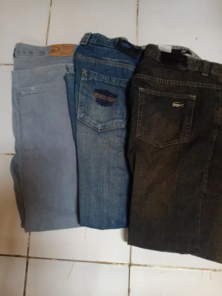 Aneka Celana panjang dan pendek bekas