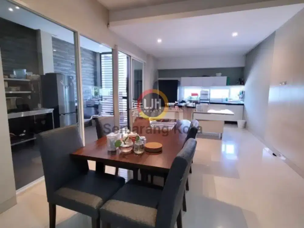 Rumah mewah di Palm Hill