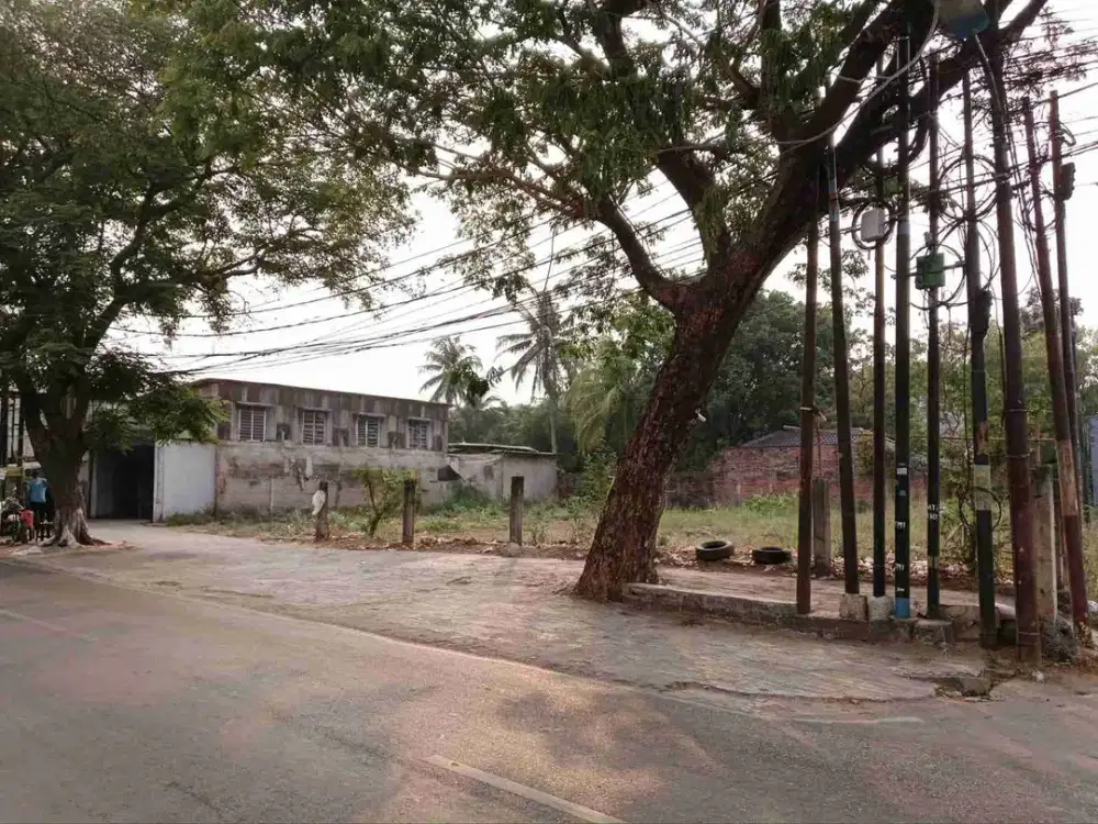 Disewakan tanah LT 1100 lebar 20,8 m pinggir jalan di setu jakarta timur cocok buat usaha resto cafe, lapangan olahraga raga dll