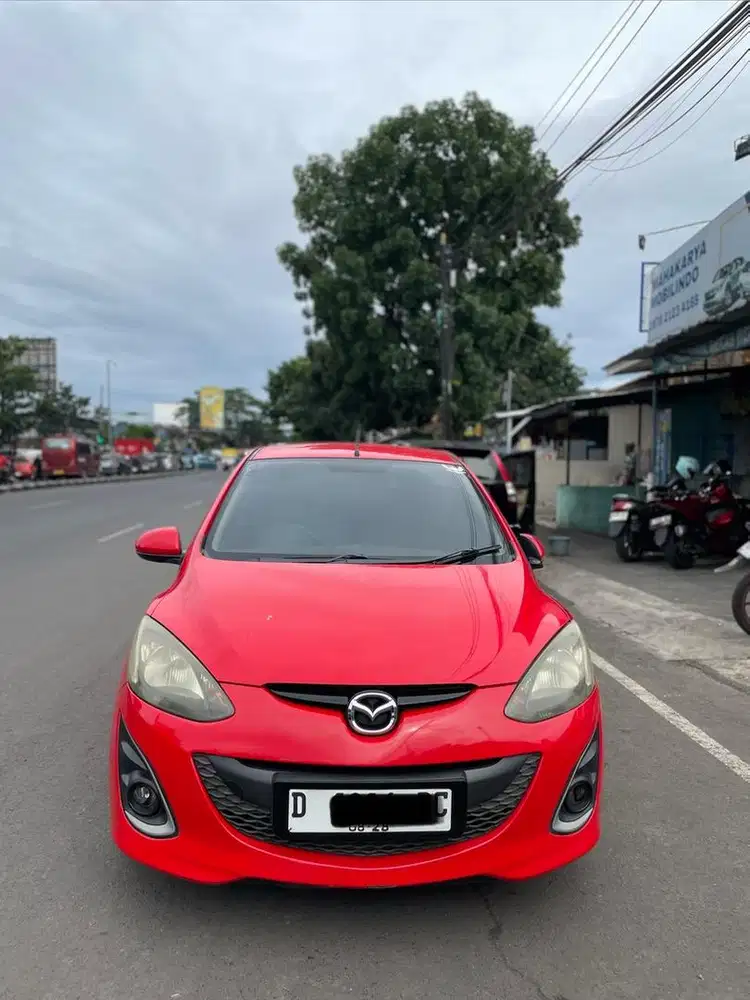 Mazda 2 R 1.5 At 2010