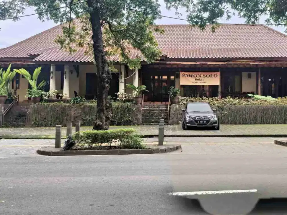 Bangunan Dipakai Resto di Jl Kemang Raya Bangka Jakarta Selatan