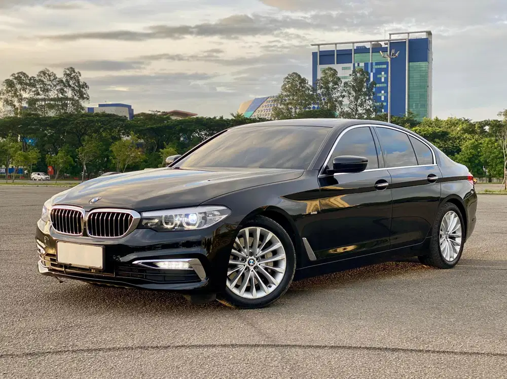 BMW 530i G30
Luxury B48 2018 / 2019