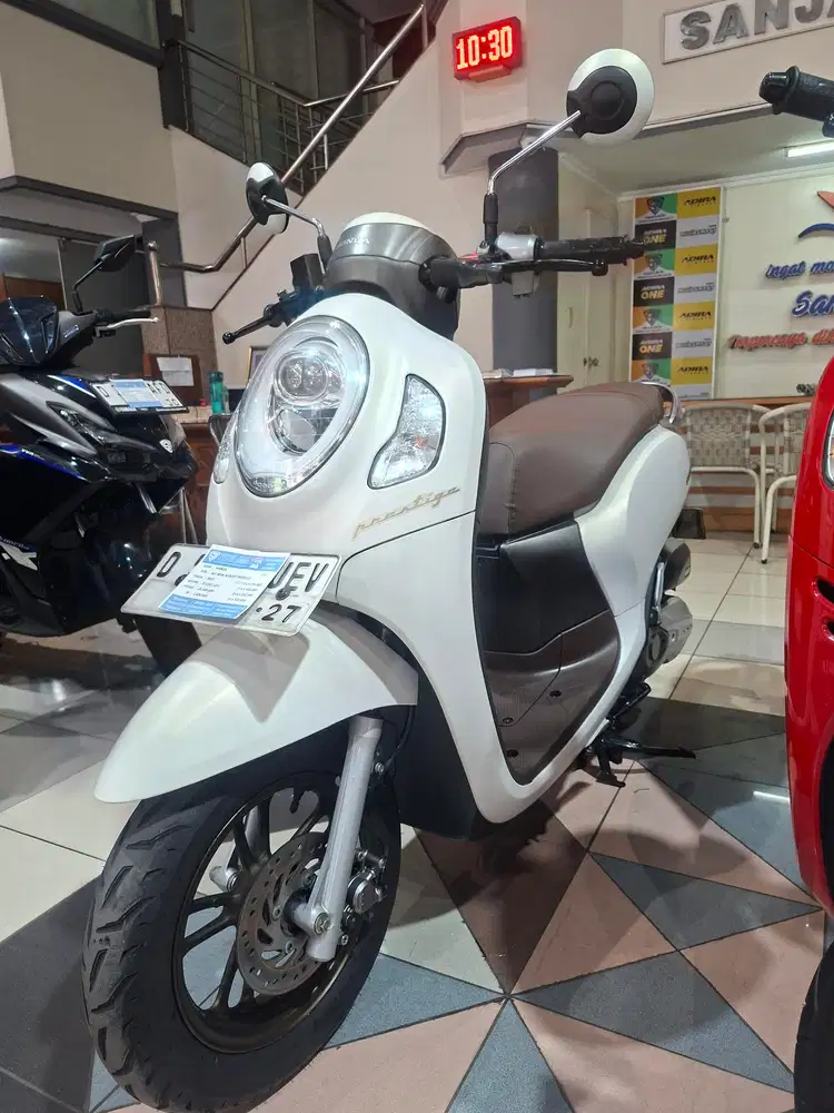 ALL NEW SCOOPY PRESTIGE 2022 - SRI SANJAYA MOTOR