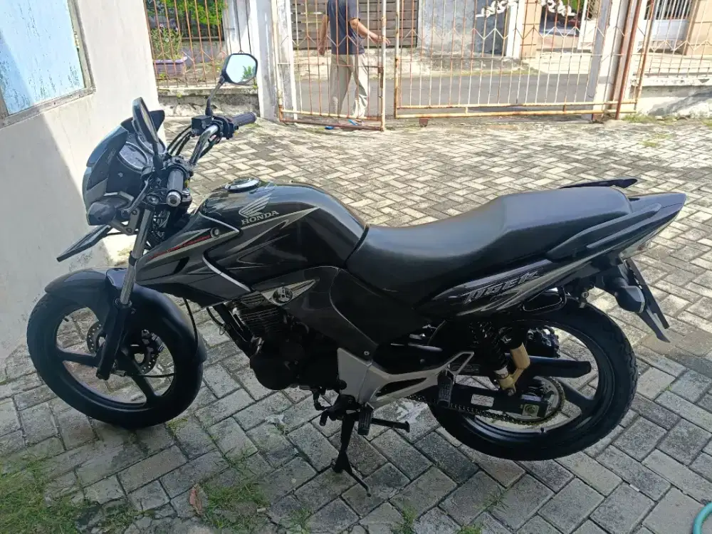 Tiger Revo 2013 lengkap BPKP STNK hidup sampe bulan 10 2026