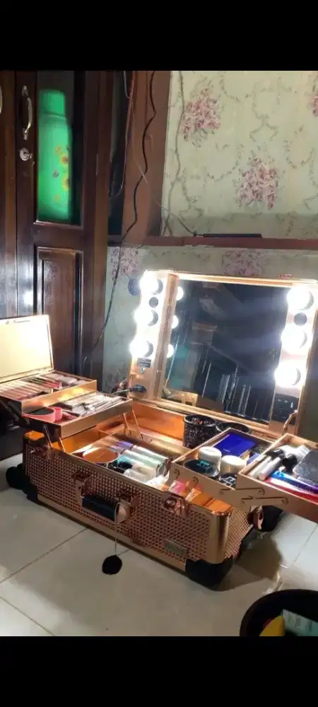 Beautycase eveline ukuran L 40x21x53cm