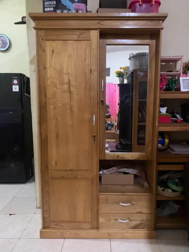 Lemari kayu 2 pintu