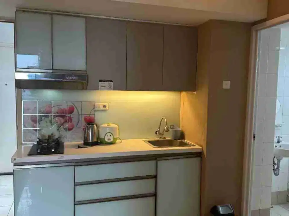 JUAL 3 KAMAR FURNISH MURAH APARTEMEN BASSURA CITY SHM RP.660JT TIMUR