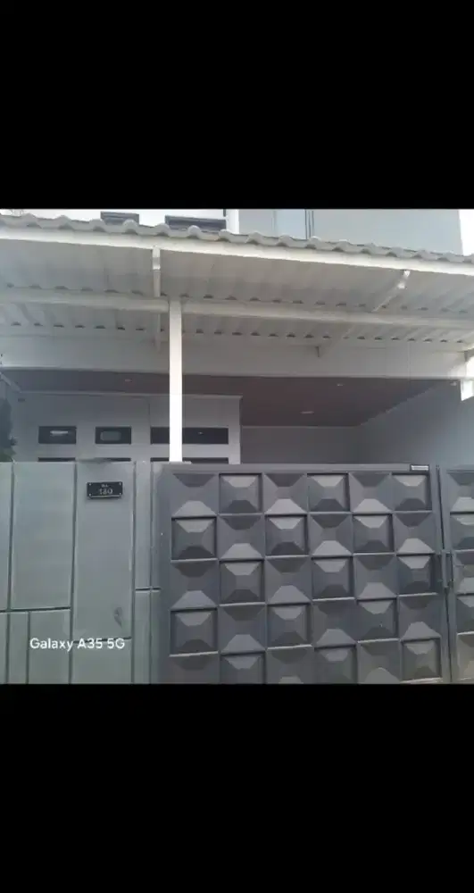 Di jual rumah 3 lantai