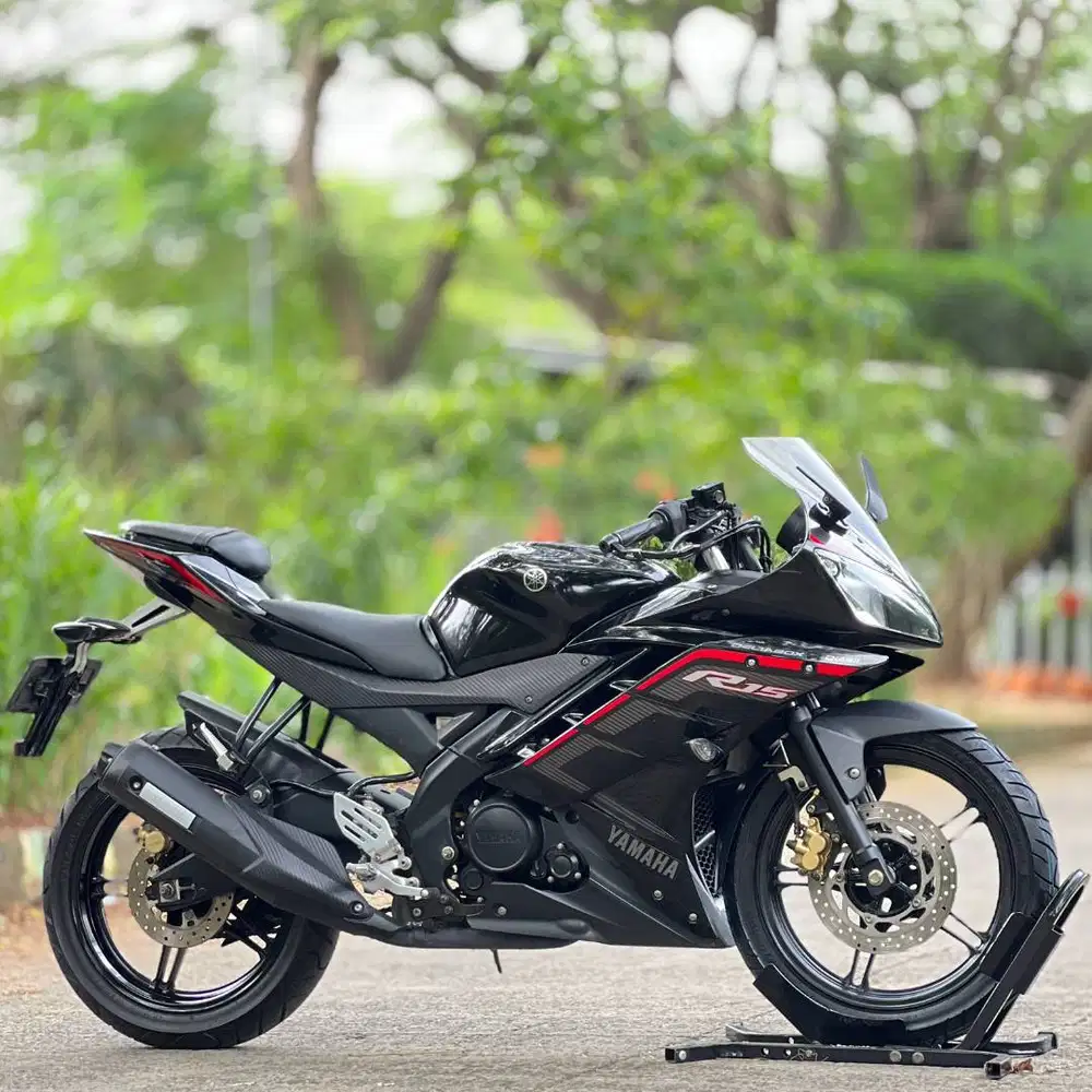 YAMAHA YZF R15 V2 2015 BLACK KM LOW PAJAK ON SUPER GRESS