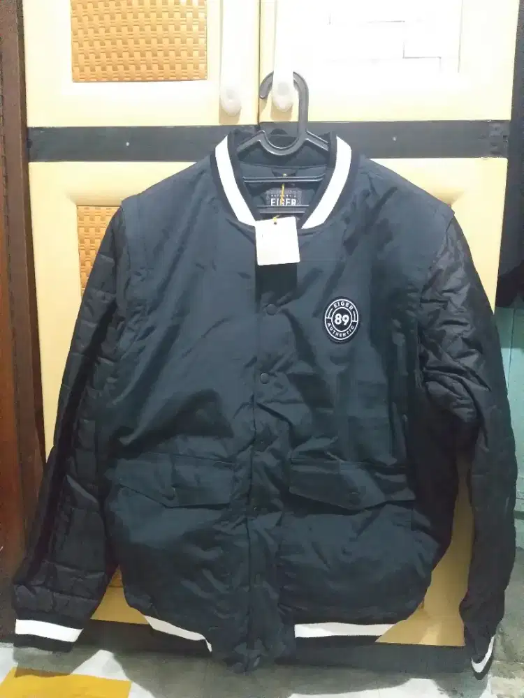 Jaket Eiger Venture Versity ukuran XL