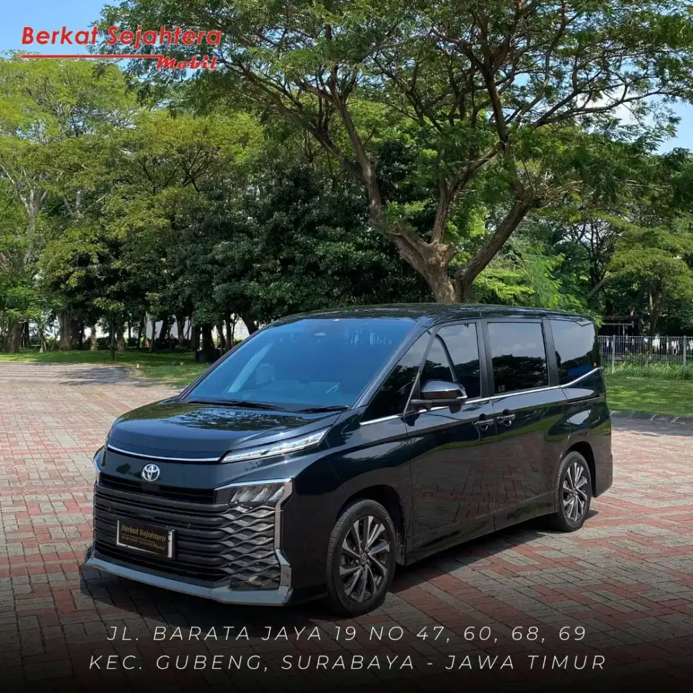 Km 20rb toyota voxy hitam 2.0 2022 TSS fullorisinil surabaya