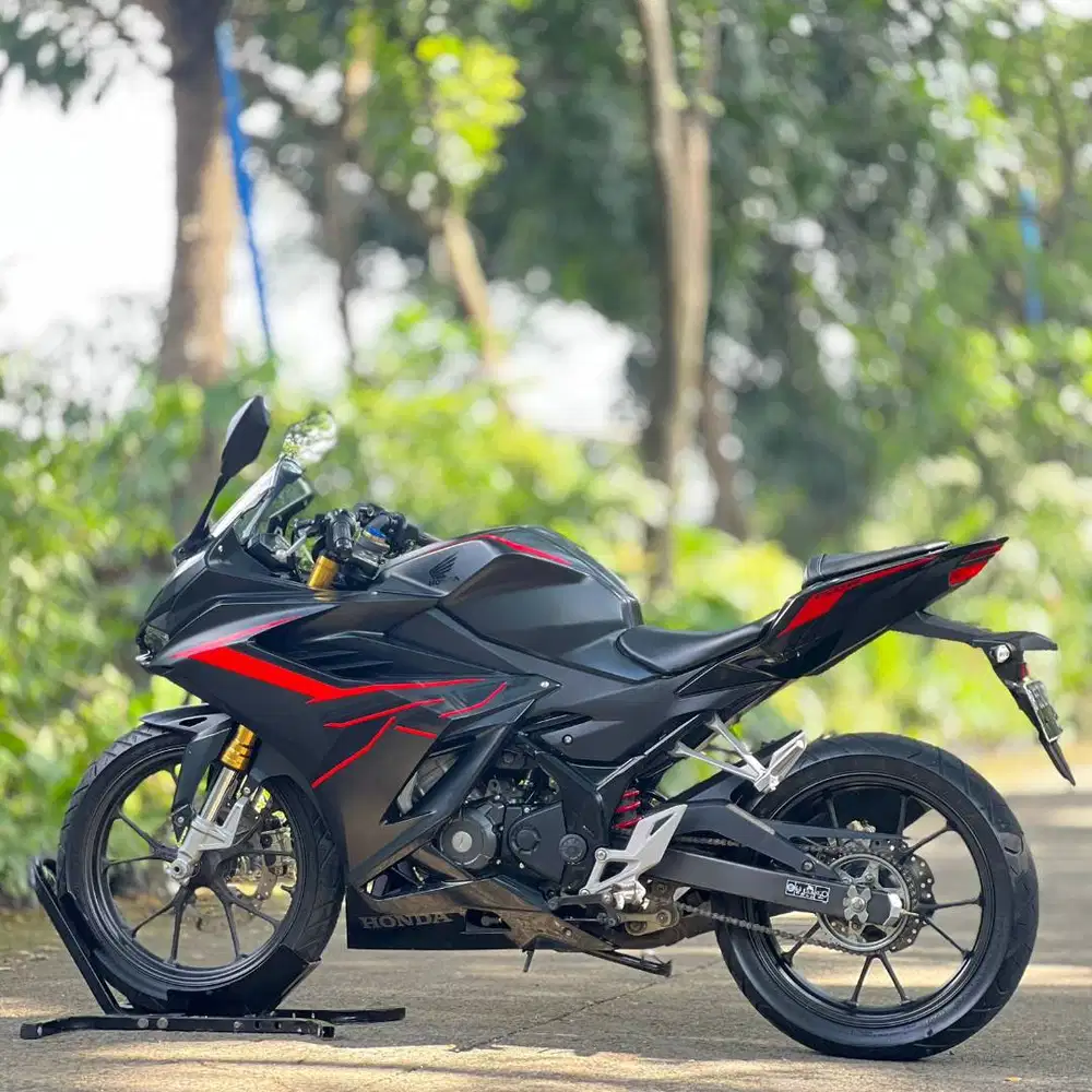HONDA NEW CBR150R ABS 2022 HITAM KM 9K PAJAK PANJANG SIAP GAS