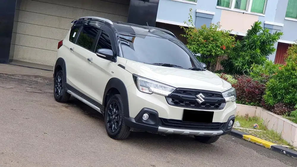 Suzuki XL7 Alpha Hybrid Dual Tone 2025