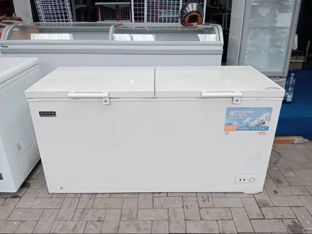 Freezer box bekas murah merk modena kapasitas 500L mesin normal