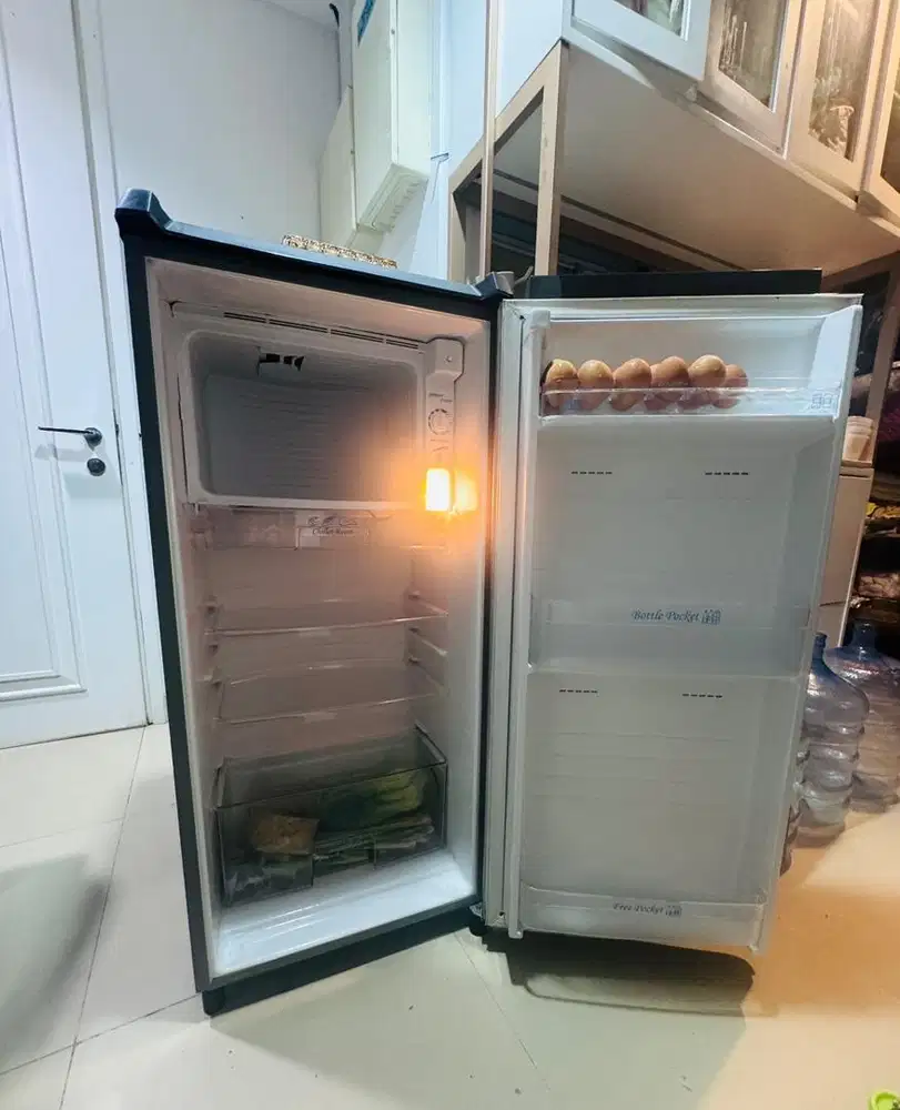 Kulkas 1 pintu ti ggi 100 meter