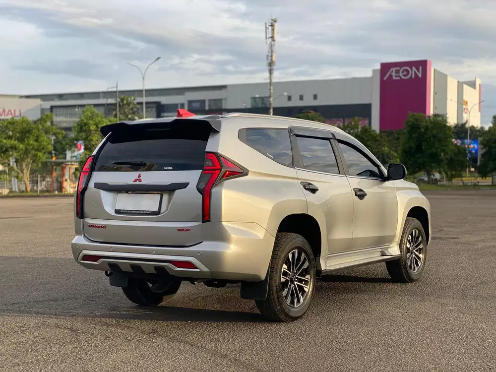 Mitsubishi Pajero Sport Dakar Facelift 4x2 AT 2023