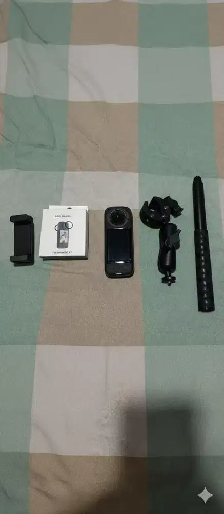 Di jual insta360 X3 second hand like new beserta seperti di gambar
