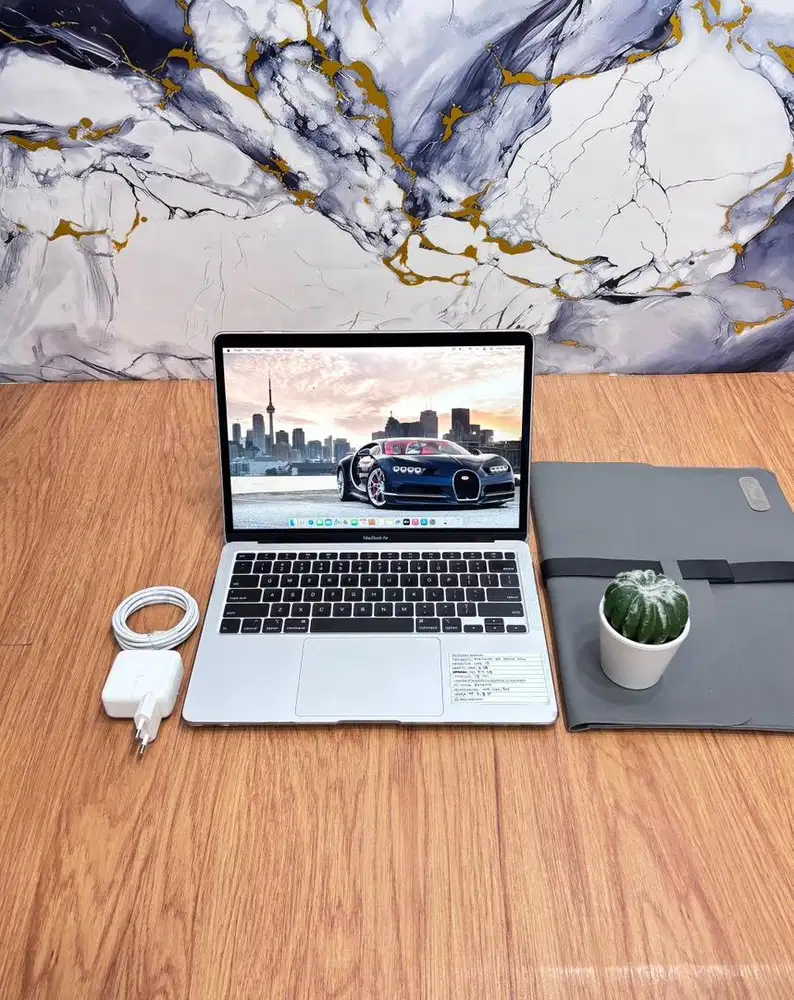 MacBook Air 13 2020.   i5/16/512