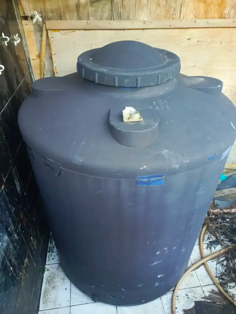 Di jual toren/tendon 1200L