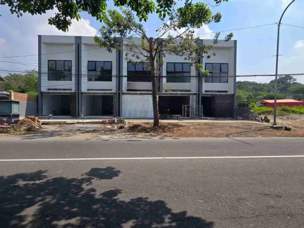 Ruko baru gress strategis dekat kampus UNS dan Solo Safari Jebres Solo.