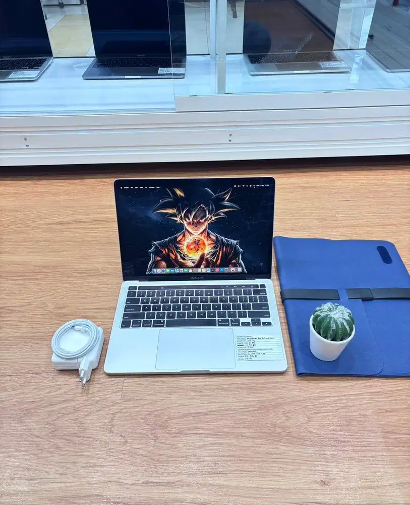 Macbook Pro 13 2020 i5/16/512