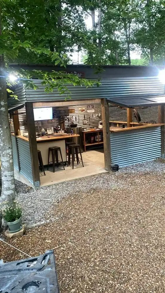 Dibutuhkan penjaga stand makanan