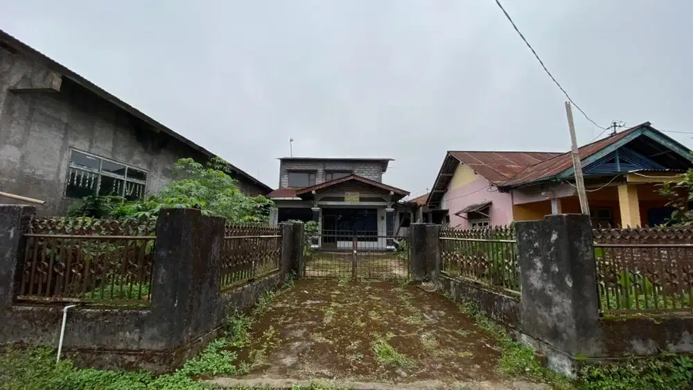 DIJUAL RUMAH ISTIMEWA 2 LANTAI LT 200m2  (DEKAT KLEDUNG PARK)